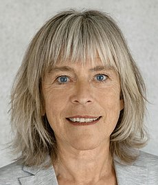 Dr.  Gabriela  Fleischer