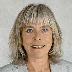 Dr.  Gabriela Fleischer