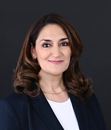  Azadeh Eshaghi