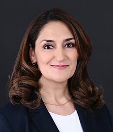  Azadeh Eshaghi