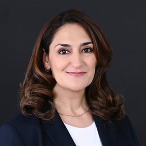  Azadeh Eshaghi