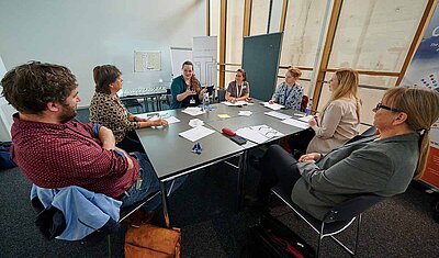 Diskussion am Tisch_OpenLAB